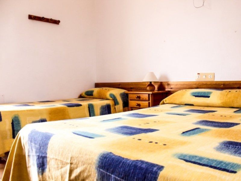 Hostal Mayans Es Pujols Luaran gambar